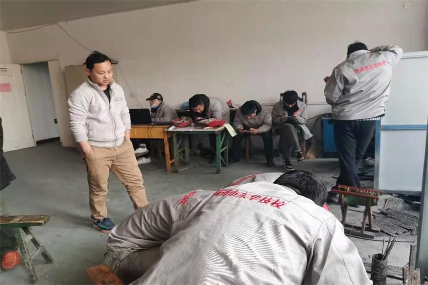 点击查看详细信息<br>标题：学员培训中 阅读次数：3507